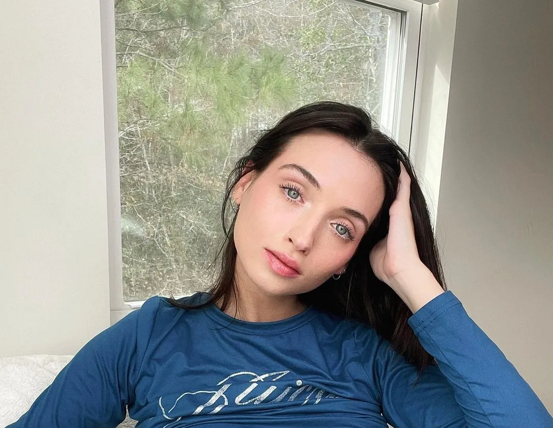 Brooke Tilli: From Small-Town Roots to Digital Stardom